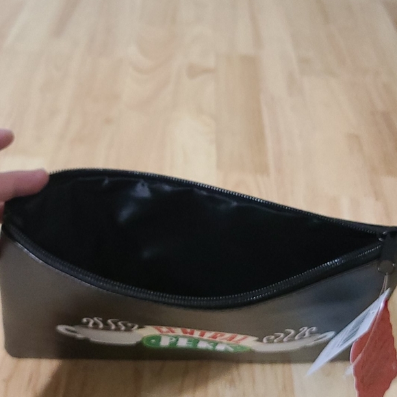 Friends Central Perk Makeup Bag - Picture 12 of 14